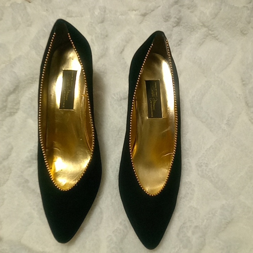 Black with gold bead edging